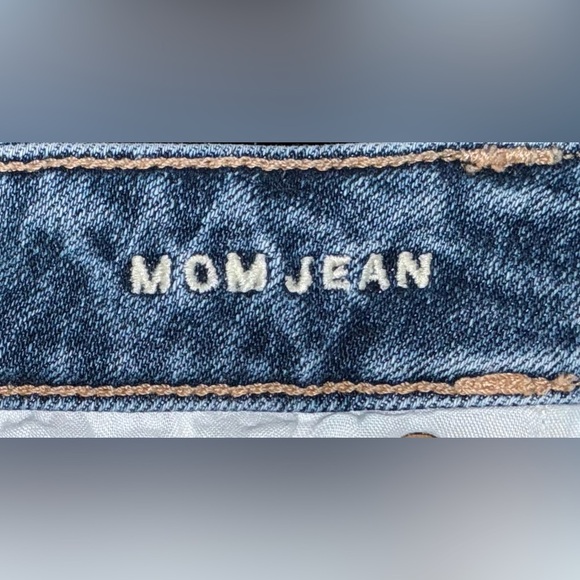American Eagle Stretch Mom Classic Blue Jeans - Picture 7 of 8